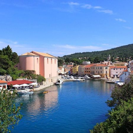 Apartments With A Parking Space Veli Losinj, Losinj - 8029 Eksteriør billede