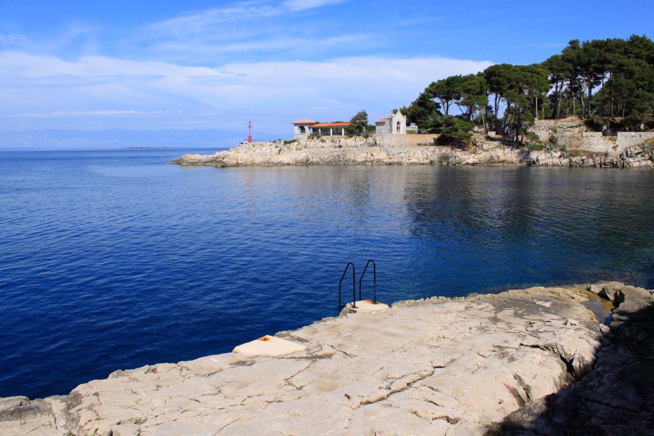 Apartments With A Parking Space Veli Losinj, Losinj - 8029 Eksteriør billede