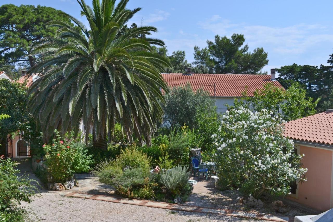 Apartments With A Parking Space Veli Losinj, Losinj - 8029 Eksteriør billede